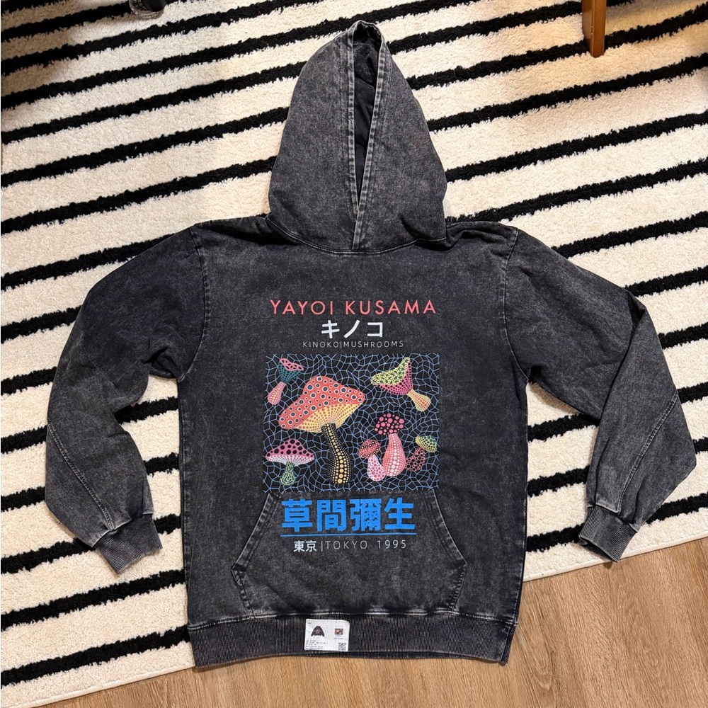 NWT Famous Artist: Yayoi Kusama Hooded Mushroom Logo Sweatshirt